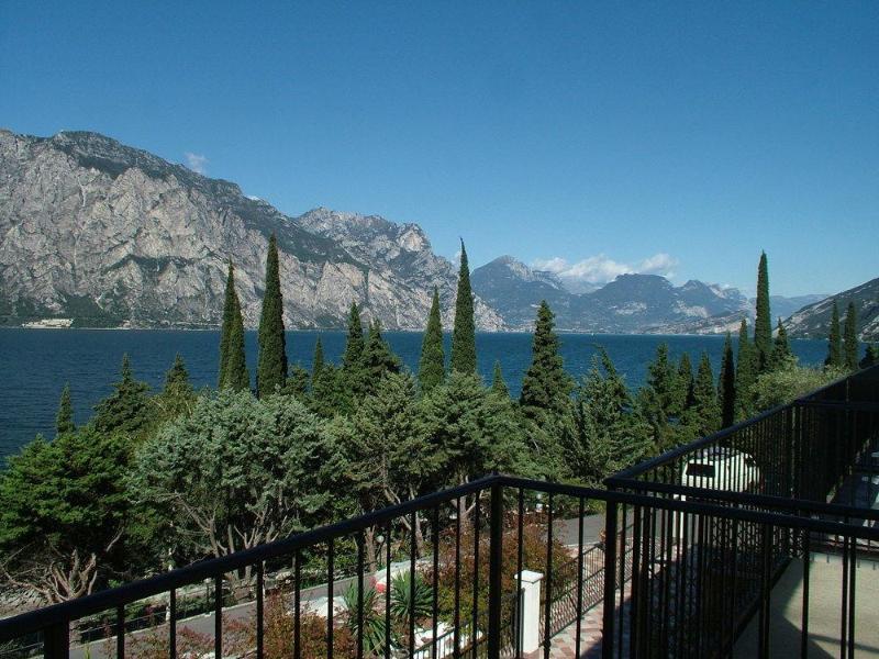 Hotel Oasi 3*